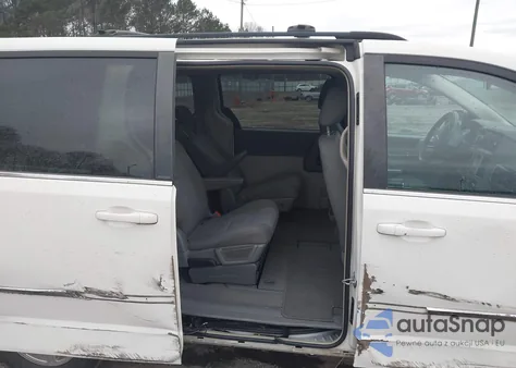 2010 Chrysler Town & Country Touring from USA, damaged, VIN 2A4RR5D16AR235971